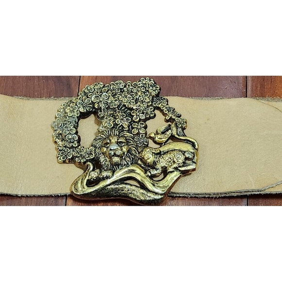 Vintage Buxton Belt Buckle “Lion and Lamb” Gold-Tone Collectible Americana - Picture 2 of 12